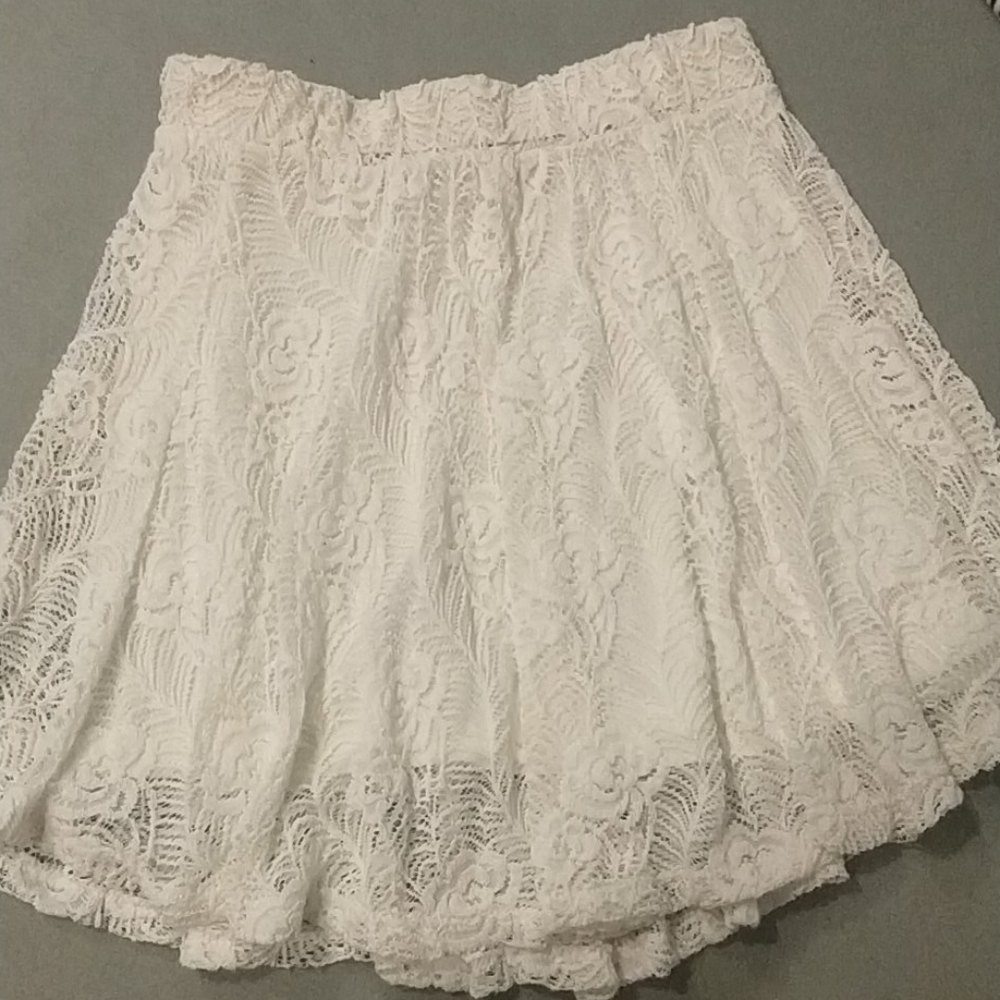 white lace skirt